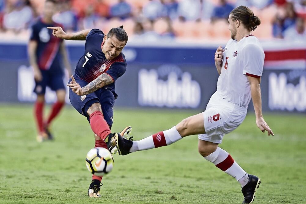 Costa Rica tuvo que esforzarse para alcanzar en el marcador a su rival (BRENDAN SMIALOWSKI. AFP)