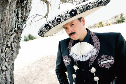 Pepe Aguilar se une a Slim para apoyar a damnificados