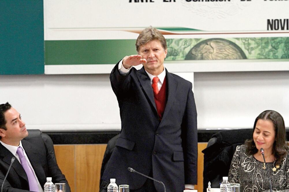 El secretario de Turismo, Enrique de la Madrid Cordero, compareció ayer ante la Cámara de Diputados. Reiteró que a México le conviene seguir diversificando los destinos turísticos.(FOTO: JORGE GONZÁLEZ. NOTIMEX)