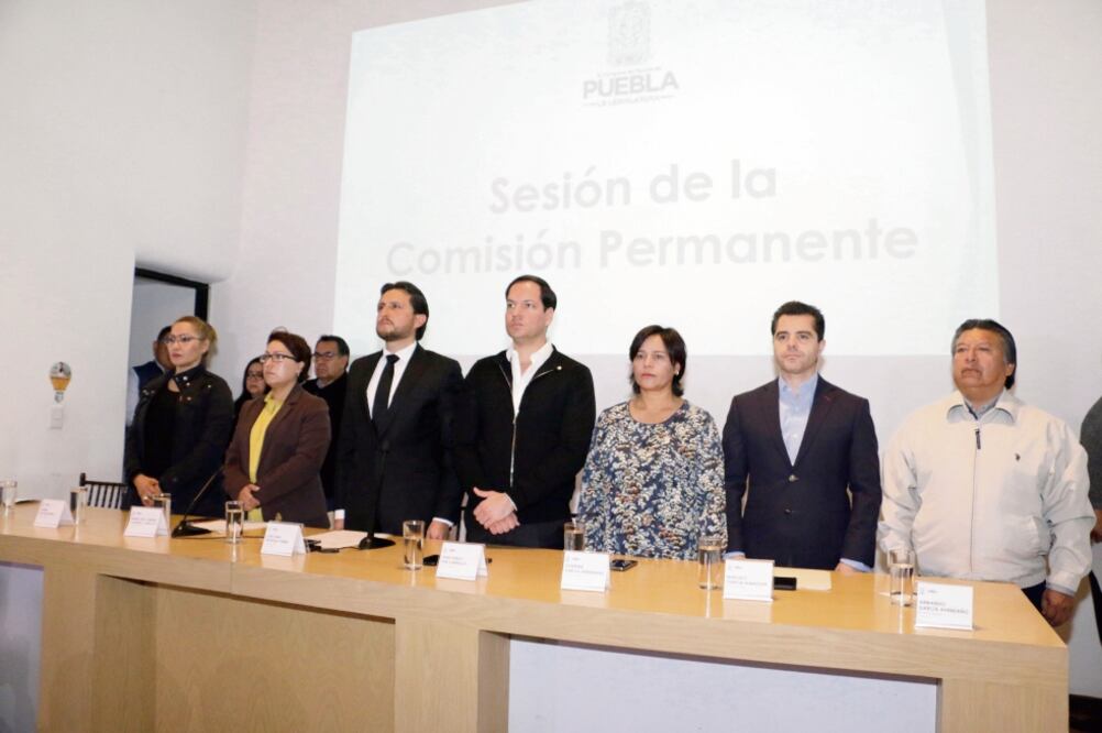 Tras recibir el informe del deceso de la gobernadora Martha Erika Alonso, el Congreso de Puebla inició el proceso de sucesión en el ejecutivo estatal (ARIEL OJEDA. EL UNIVERSAL)