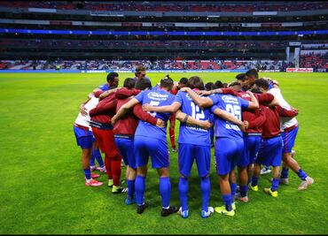 Ni son fantasmas, ni cruzazuleadas, solamente la obligación del título