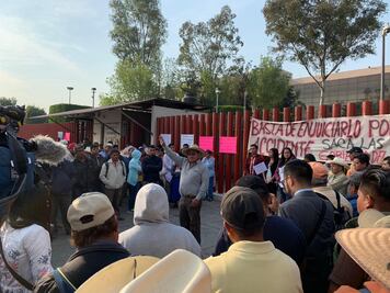 Simpatizantes protestan por proceso de desafuero de Charrez en la Cámara de Diputados 