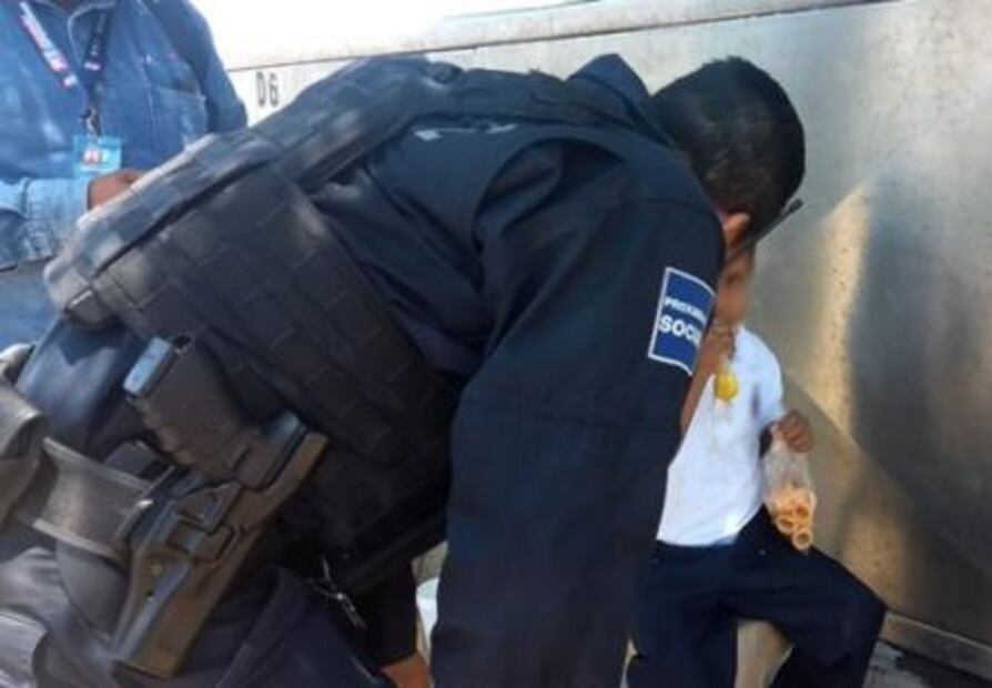 "Por las prisas", madre olvida a su hijo de 4 años en autobús en Sinaloa