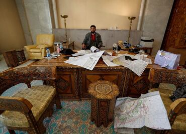 Rebeldes declaran toque de queda en Damasco; reportan saqueos en residencia de Al-Assad