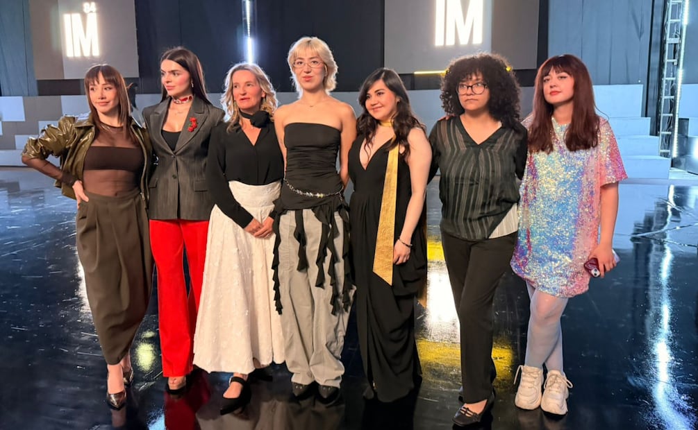 Nueve alumnas de INDEMO Burgo transforman los productos de Dulces de la Rosa en diseño contemporáneo. Foto: Abril Macias - EL UNIVERSAL