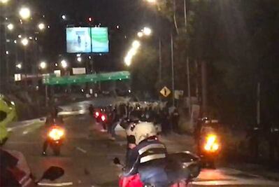 Policías federales llegan a zona de bloqueo en San Juanico