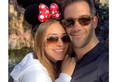 Yanet García echa pasión en el elevador con su novio