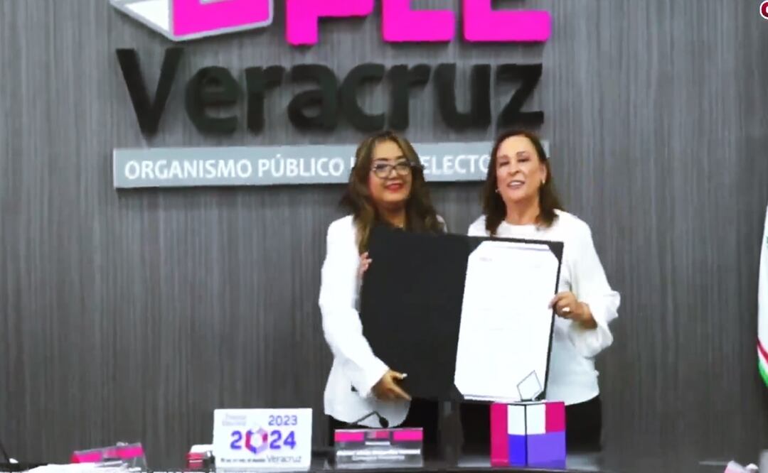 Rocío Nahle recibe la Constancia de Mayoría como gobernadora electa de Veracruz. Foto: Captura de pantalla