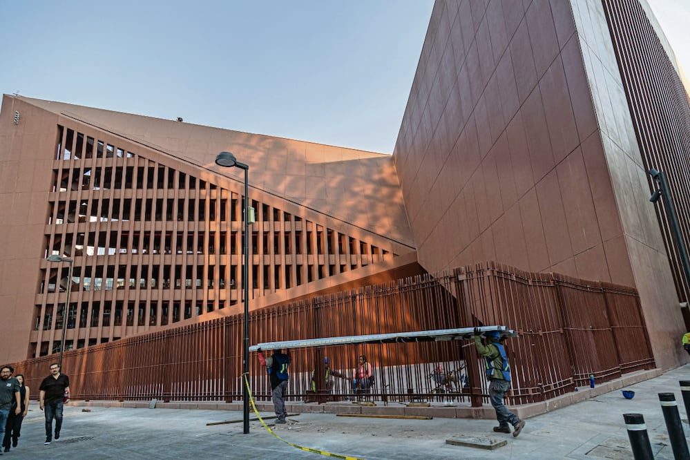 El Archivo General Agrario ya ofrece servicio a los usuarios en su nueva sede, a la que le retiraron las vallas. Foto: Germán Espinosa / EL UNIVERSAL