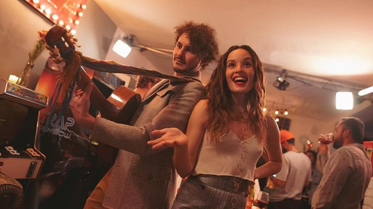  El dueto colombiano se sorprendió cuando, de la nada, comenzaron a ver a niños, adultos y hasta mascotas bailar al ritmo de su pop tropical. Foto: Instragram