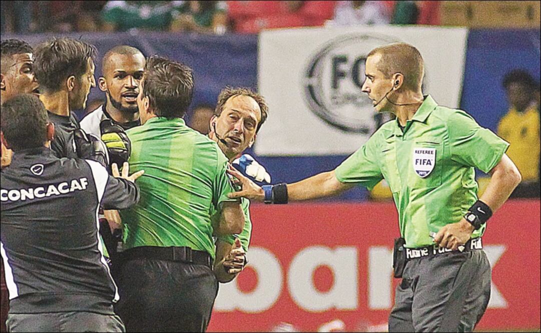 Mark Geiger ya no pitará más. Foto: Agencias