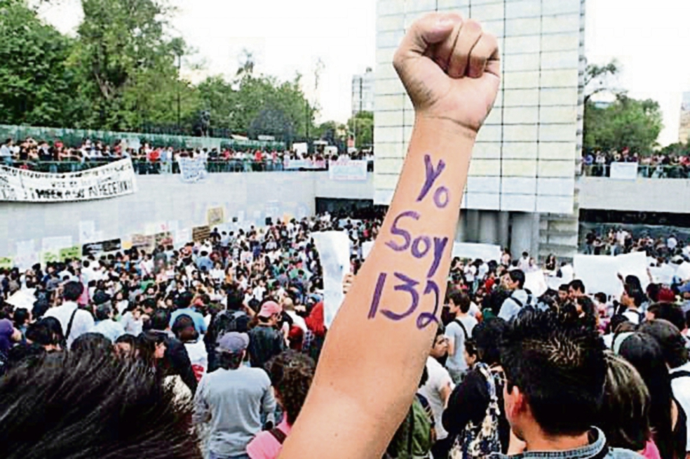 La organización #YoSoy132 nació después de una protesta en la Universidad Iberoamericana en contra de Enrique Peña Nieto, quien estaba en campaña electoral, por el conflicto de Atenco. Foto: ARCHIVO EL UNIVERSAL