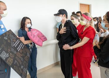 Dan de alta a Toño Mauri tras recuperarse del Covid-19 y de trasplante doble de pulmón