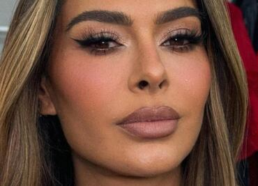 El look chic de Galilea Montijo con falda transparente y playera