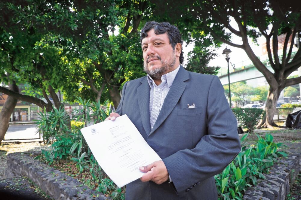 Rolando Cañas, presidente de la AMDA, explica que INAH de que no tiene facultades para supervisar obras en áreas verdes. Foto: JUAN CARLOS REYES. EL UNIVERSAL