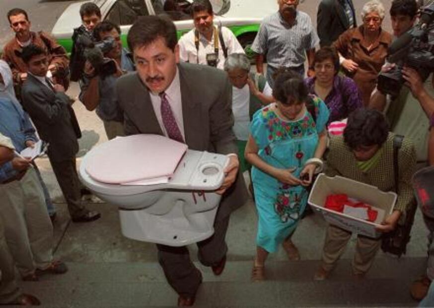 ¿Quién es el polémico diputado Gerardo Fernández Noroña?