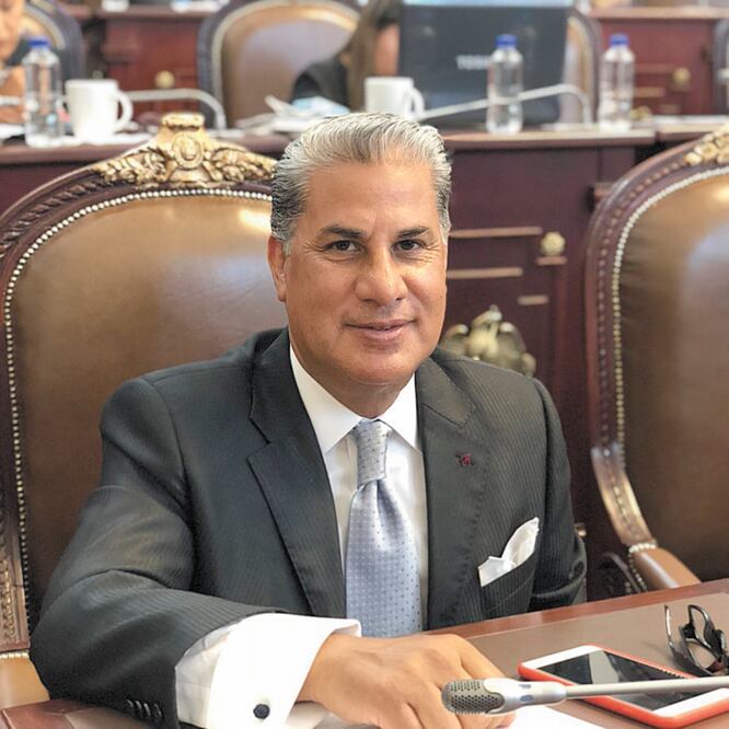 Alejandro Díaz Durán, asesor de Ricardo Monreal, líder de Morena en el Senado, pidió que a Yeidckol Polevnsky la nombren embajadora de Venezuela. TOMADA DE TWITTER