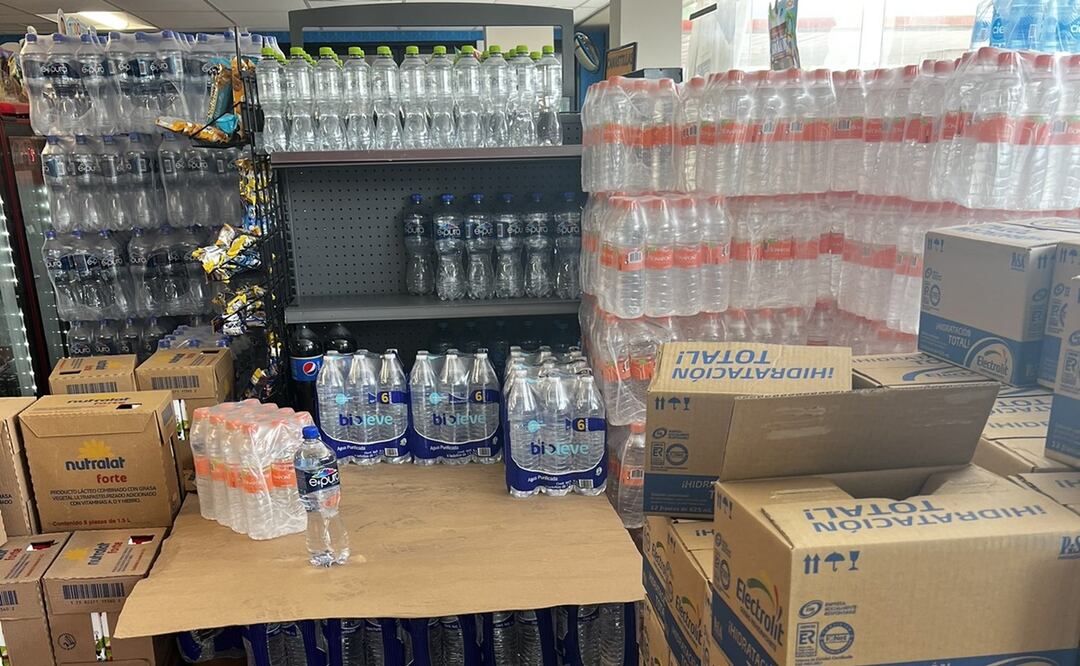 Víveres para personas damnificadas por huracán John. Foto: Leon Krauze/EL UNIVERSAL