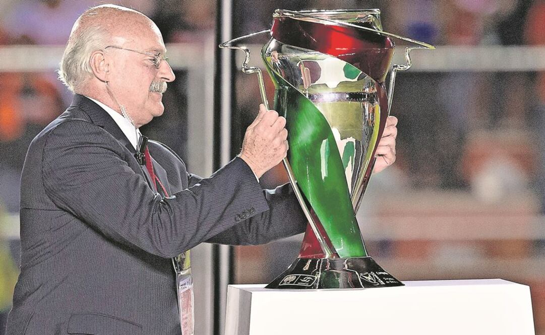 Enrique Bonilla, presidente de la Liga MX, no ha podido cumplir su promesa de mejorar el espectáculo (ARCHIVO. EL UNIVERSAL)