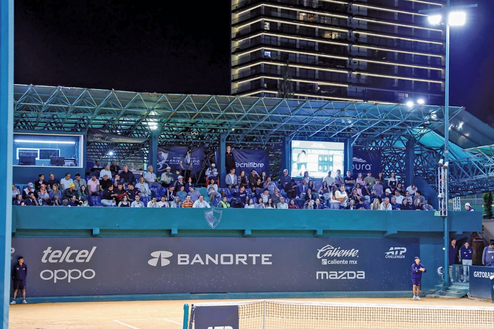 Presume las butacas del Abierto Mexicano de Acapulco. Foto: Cortesía Mextenis