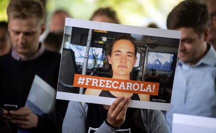 Liberan en Italia a la capitana de barco arrestada por rescatar a migrantes