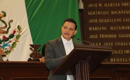 Exhiben presunto adeudo millonario a empresarios papeleros en Michoacán