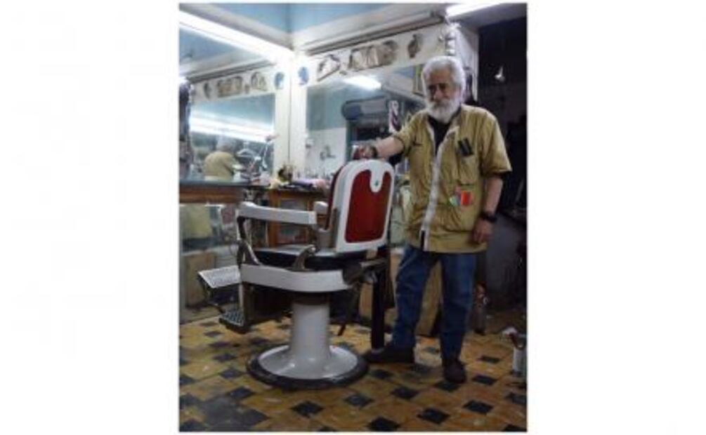 ​Don Manuel, la tijera más longeva de la Roma sufre la presión de la gentrificación