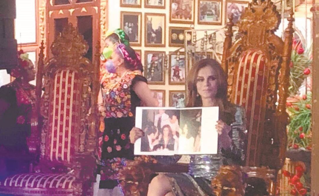 Desde el Salón Museo La Doña, Lucía recordó anécdotas con su amiga, como la vez que La Doña encubrió una de sus borracheras. Foto: Nicole Trejo/ El Universal.