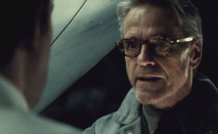 Jeremy Irons acepta que "Batman v Superman" fue confusa