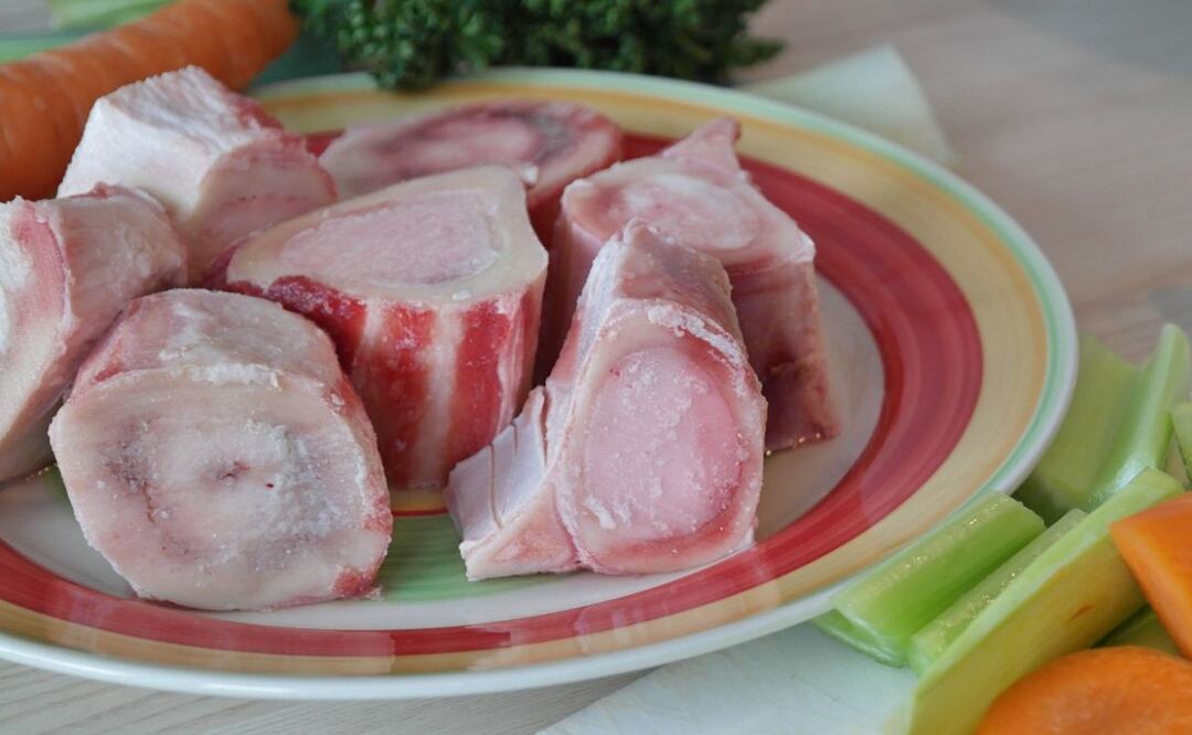 Caldo de huesos. Fuente: Pixabay