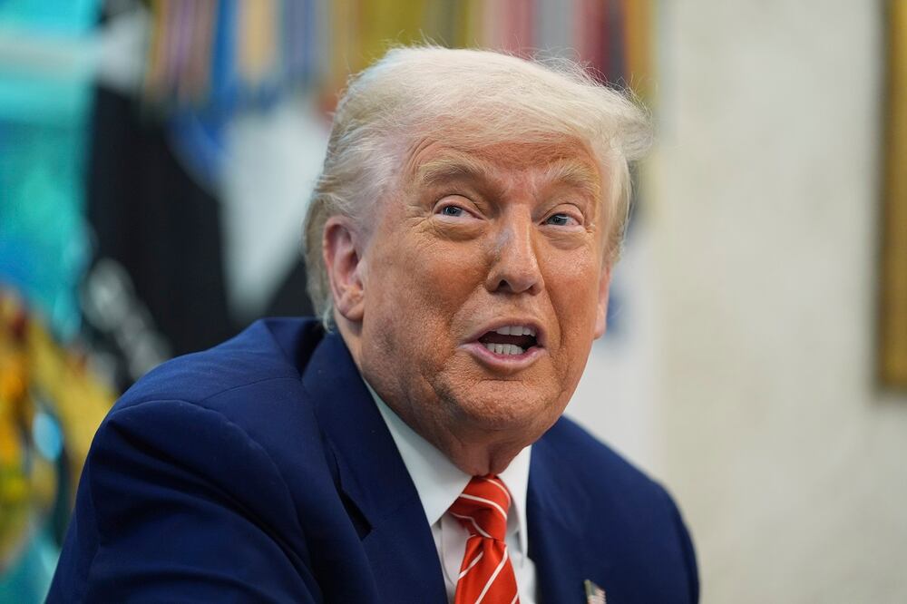El presidente Donald Trump durante una conferencia de prensa en la Oficina Oval de la Casa Blanca. Foto: AP