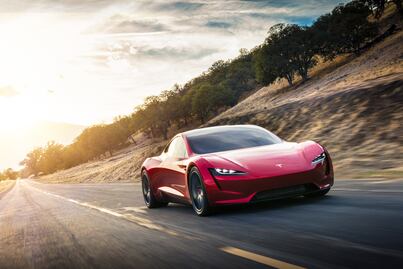 El Tesla Roadster será más rápido de lo prometido