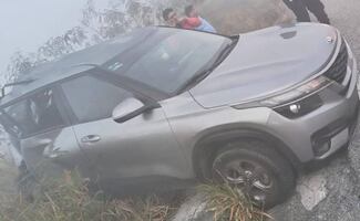 Choque en la carretera Tizimín-Mérida deja diversos lesionados; auto de transporte público habría ido a exceso de velocidad