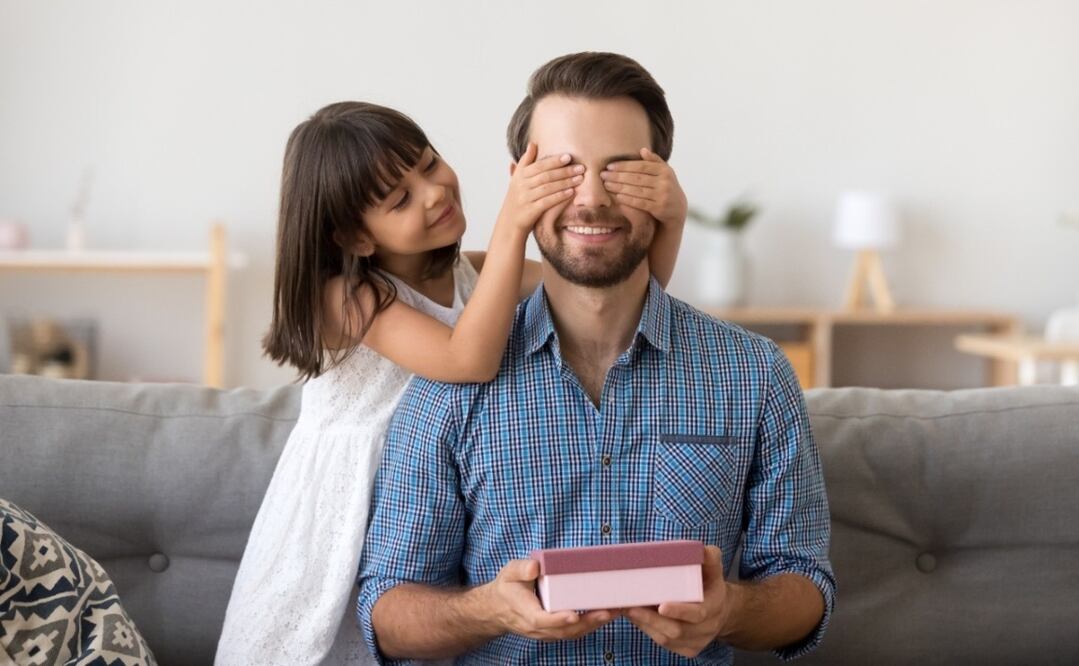 Con esta guía de regalos tu papá se verá más guapo que Brad Pitt. Foto: Istockphoto