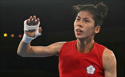 Campeona olímpica de boxeo en París se retira de una competencia al ser cuestionada sobre su género