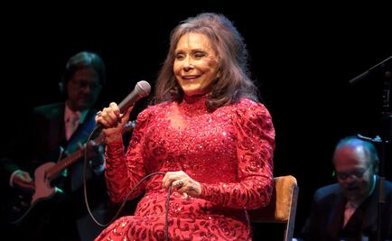 Loretta Lynn se recupera de derrame cerebral