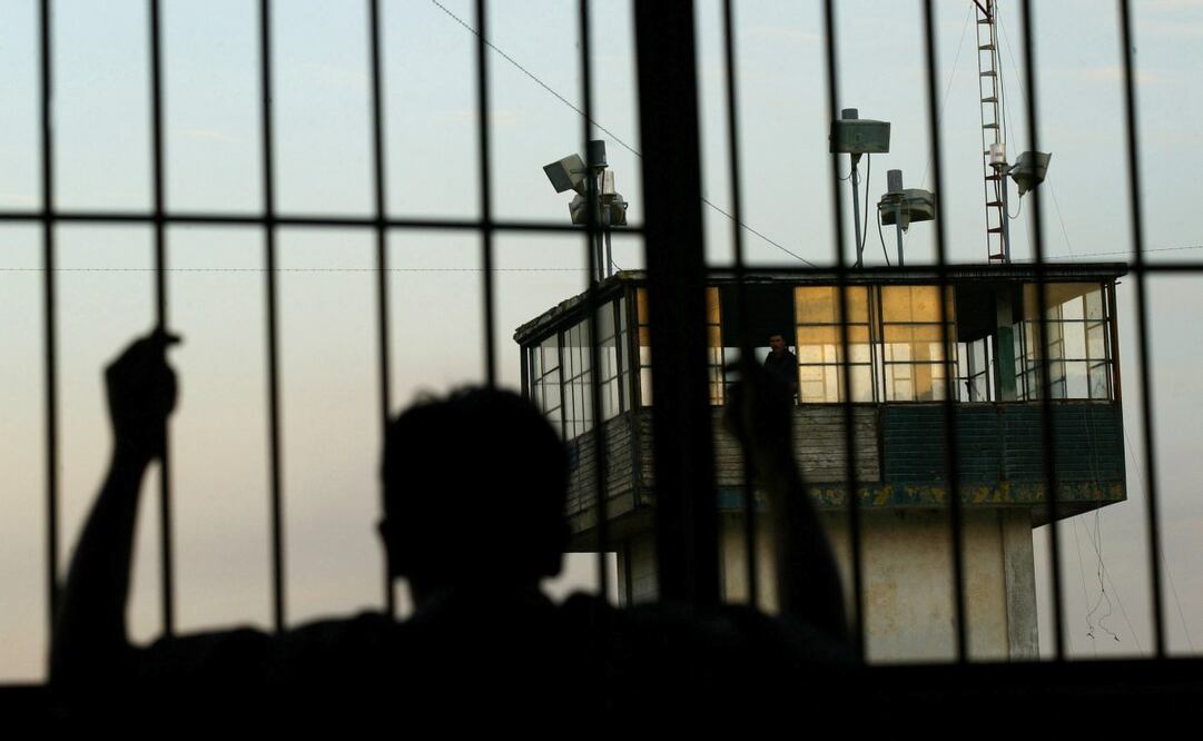 FGR obtiene sentencia de hasta 20 años de prisión contra cuatro hombres por delincuencia organizada y tráfico de armas. Foto: AP