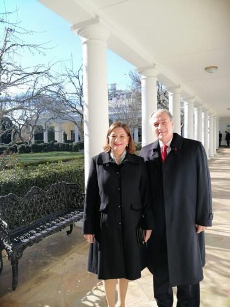 La embajadora Martha Bárcena presenta cartas credenciales a Trump 