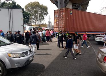 Muere hombre arrollado por un tráiler en Iztapalapa; el conductor ya fue detenido