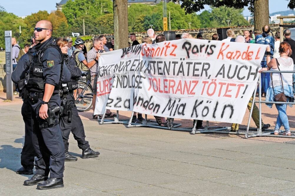 Intolerancia. Grupos de ultraderecha se manifestaron en Desden contra la “criminalidad extranjera”. (JENS MEYER. AP)