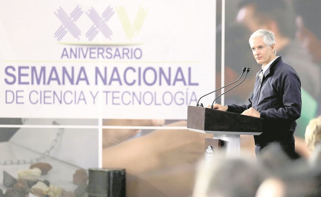 Durante la inauguración de la 25 Semana Nacional de Ciencia y Tecnología, en la Plaza de los Mártires, en Toluca, Alfredo del Mazo afirmó que su administración tiene el reto de apoyar a los campos científico y tecnológico. Foto: ESPECIAL