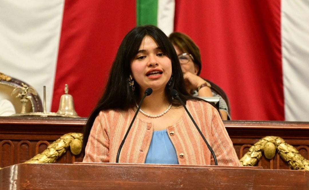 Entrega Congreso de la CDMX Premio de la Juventud; galardonada ‘regaña’ a diputados por ignorarlos y les pide “ponerse las pilas”. Foto: Especial