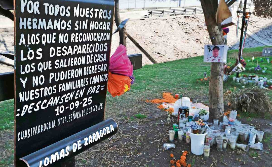 En la zona de la explosión de la pipa de gas LP han sido colocadas estructuras de metal para recordar a quienes perdieron la vida. Foto: Berenice Fregoso / EL UNIVERSAL