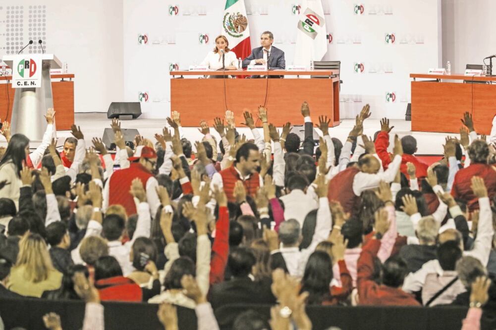 En su reciente Asamblea Nacional, el PRI aprobó la posibilidad de abrir a externos la candidatura a la Presidencia de la República en 2018 (ARCHIVO EL UNIVERSAL)