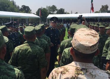 Agradece Cienfuegos a familia de militares apoyo incondicional