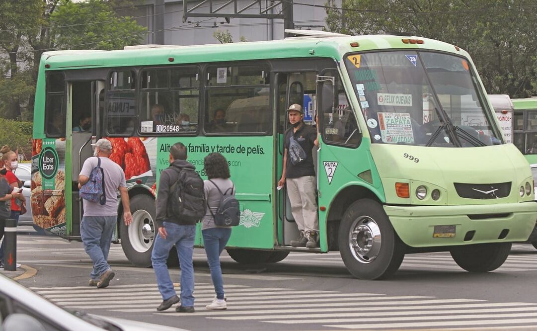 Desde el 15 de junio a la fecha, la Semovi ha sancionado a 927 unidades del transporte público, entre otros motivos, por llevar acompañantes. 