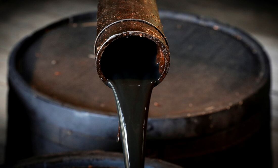 Asian oil traders are bracing for another round of hefty price falls on Monday in key benchmarks Brent and Dubai after the world’s top exporter Saudi Arabia slashed prices, reigniting a market share battle among key producers - Photo: REUTERS