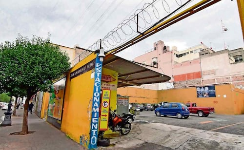 Estacionamientos públicos de CDMX tendrán 180 días para exhibir aviso de seguro a usuarios