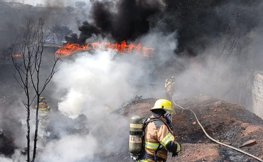 Incendio consume instalaciones de la policía de Zacatecas. Fotos de Protección Civil Zacatecas