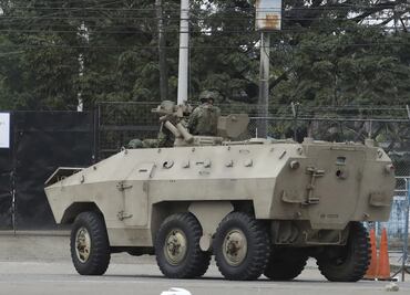 Reportan al menos 90 guardias penitenciarios retenidos, tras motín en Ecuador